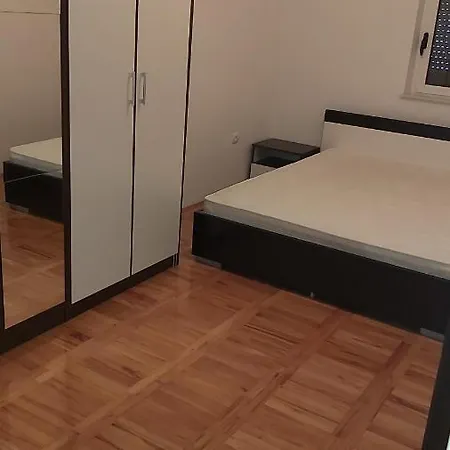 דירה Marko Apartman טרביניה