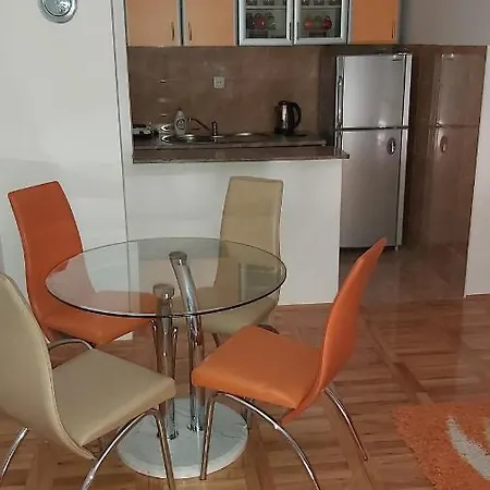 דירה Marko Apartman *